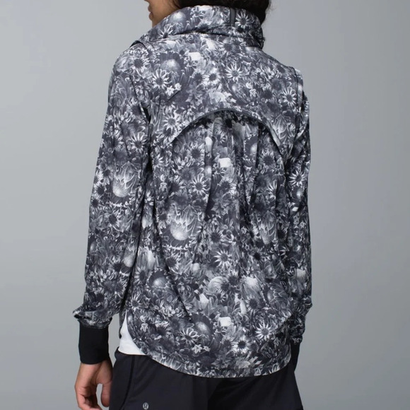 *Lululemon Women Scuba 6 Bring Back The Track Jacket Black Active Performance - Picture 2 of 10